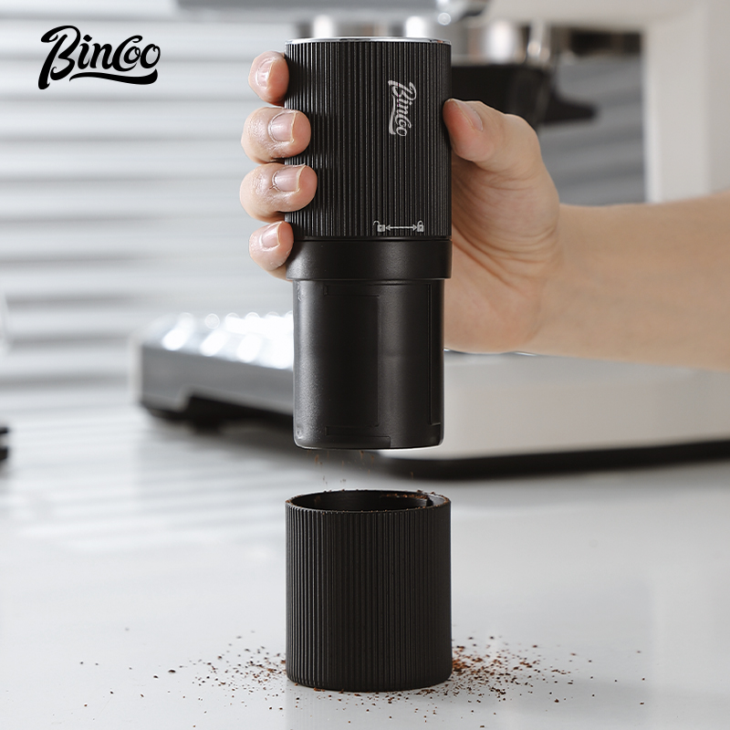 مطحنة قهوة كهربائية محمولة من  - مراجعة Coffee Equipment For Camping وسعره